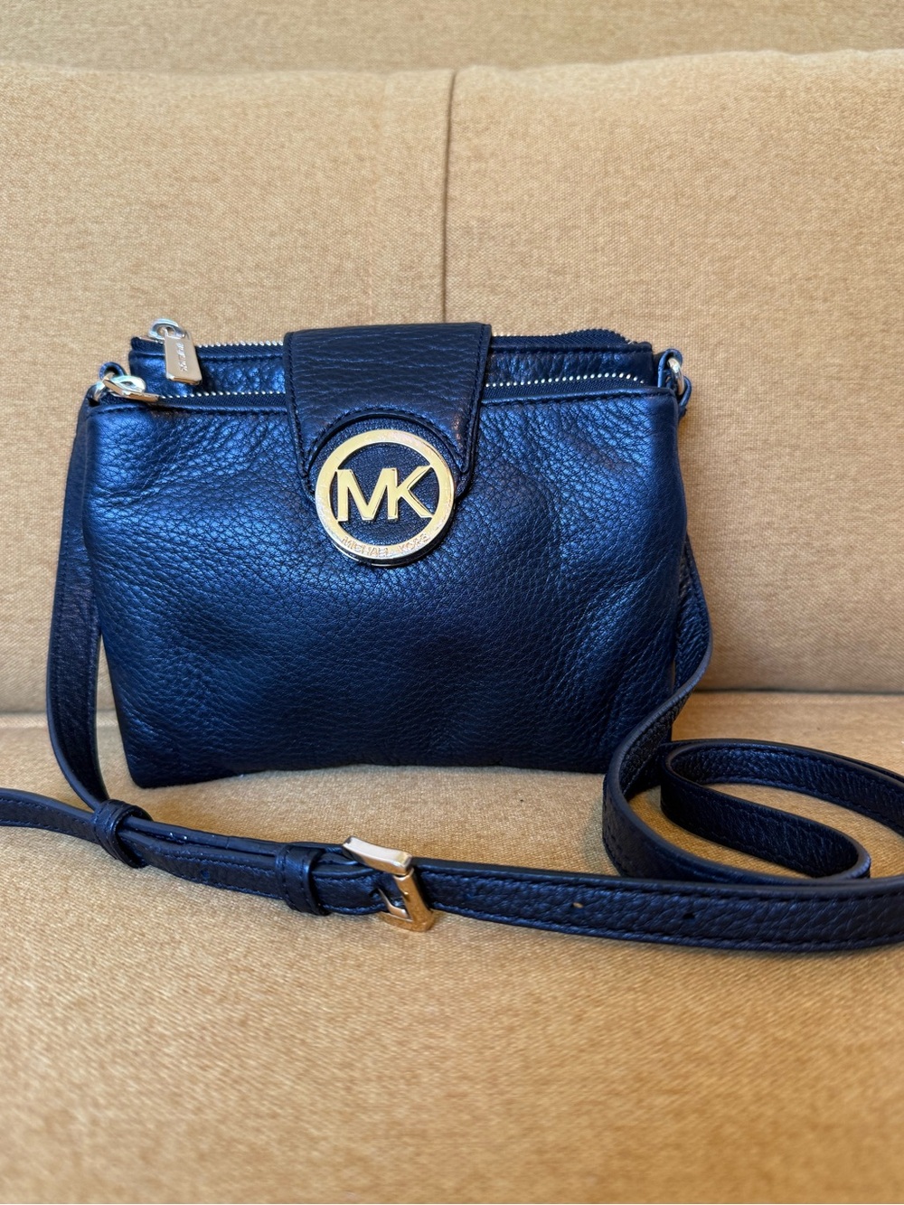 Michael Kors Black Pebbled Leather Crossbody Wallet Bag Gold MK Logo